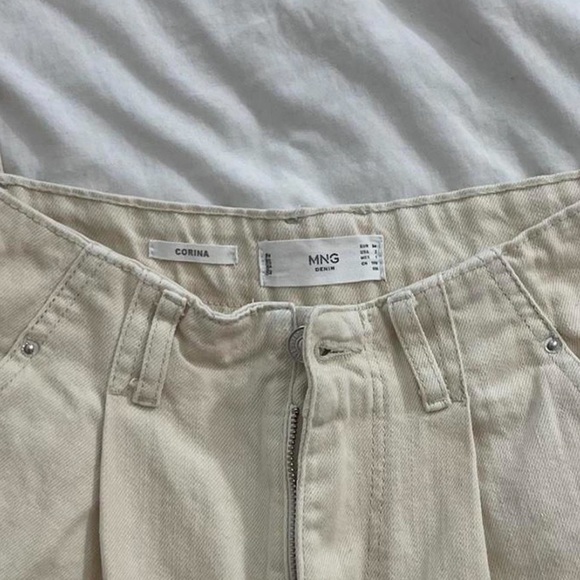 NWOT Mango Corina Dart Slouchy Ankle Jeans in Off White size 2 - Picture 3 of 3